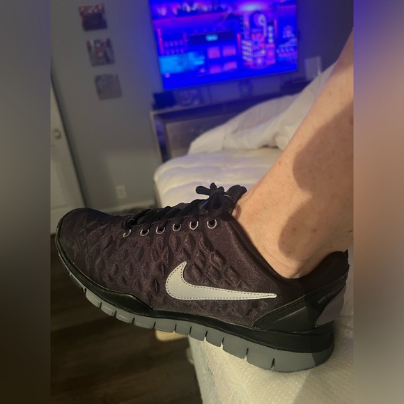 Nike training tennis shoe women’s size 9.5 black - Picture 12 of 14